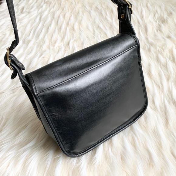 SOLD! Rare Vintage Coach Saddle Crossbody Bag - Picture 4 of 15